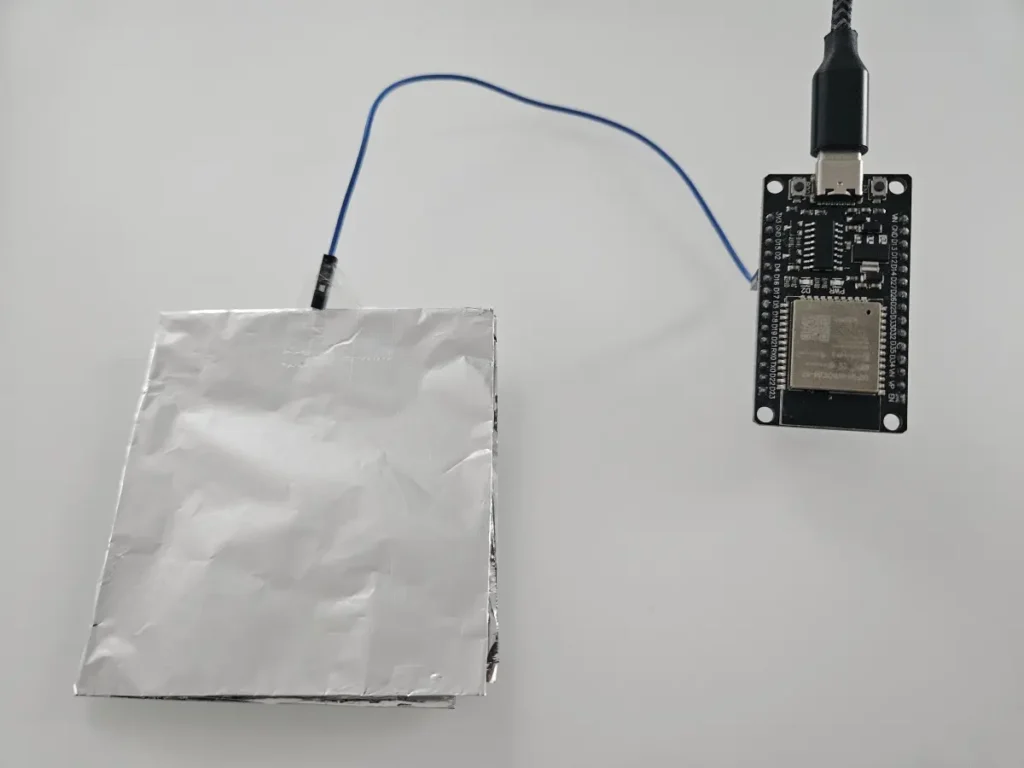 ESP32 Capacitive Touch AluFoil