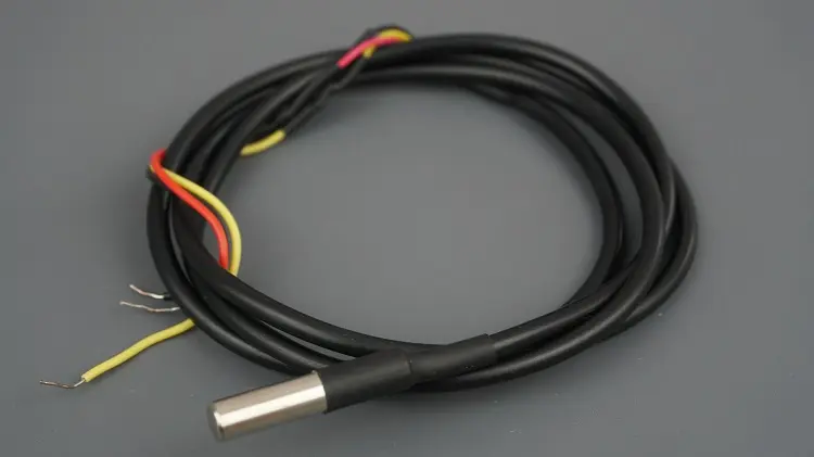 Raspberry Pi: Temperature Readings with DS18B20 Sensor (Python) 4 DS18B20 Temperature Sensor Waterproof version